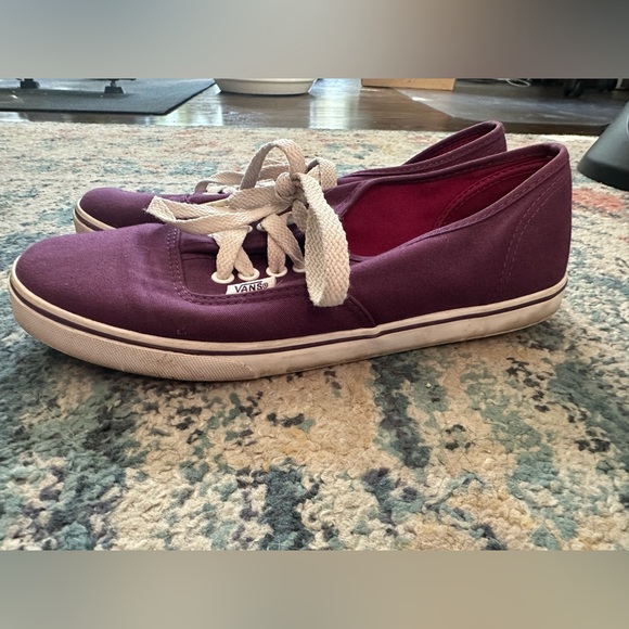 Authentic Purple Vans - Picture 6 of 9